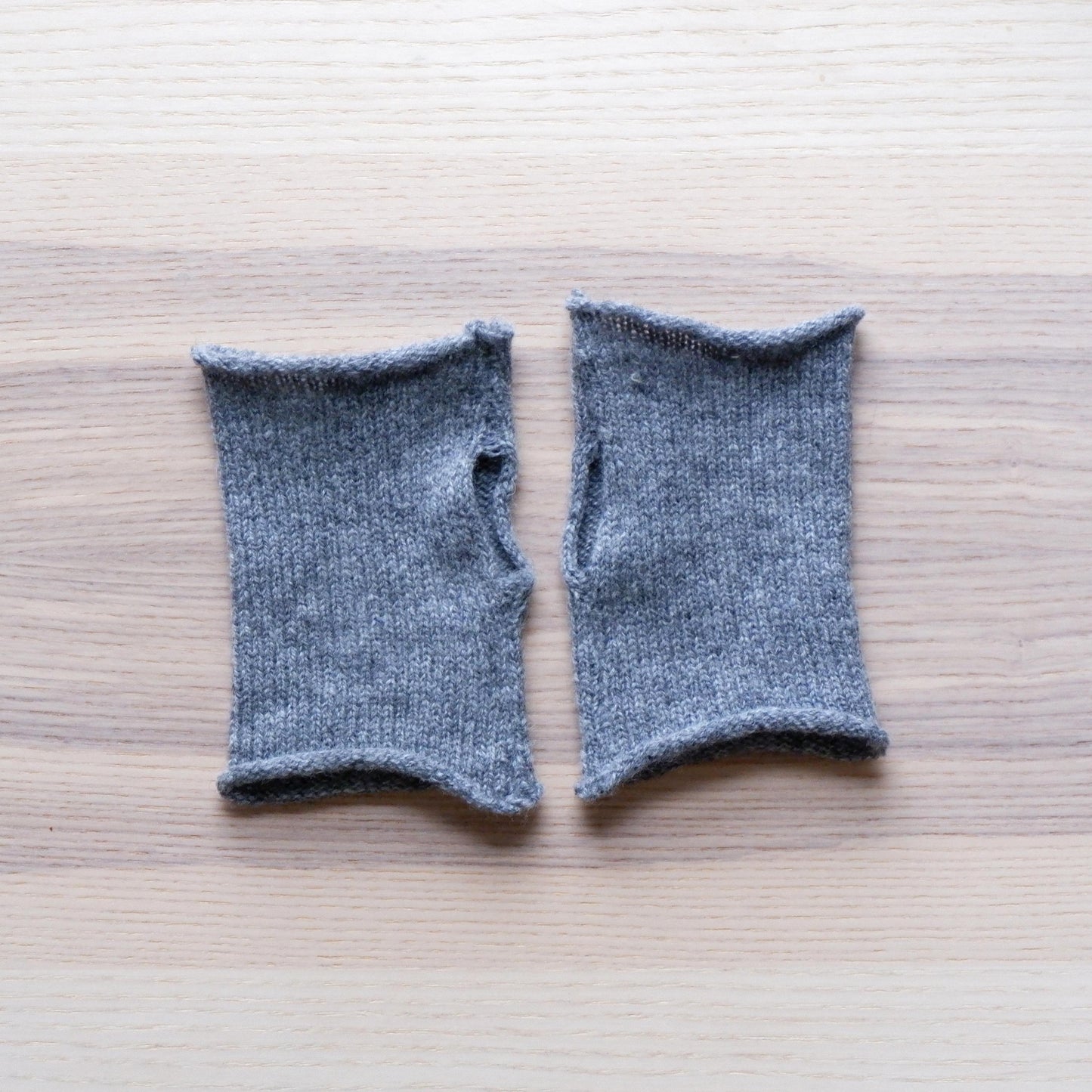 100% cashmere fingerless mittens made with Italian merino wool